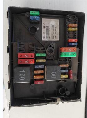 大众斯柯达保险丝盒途观迈腾CC途安明锐昊锐速腾野帝机舱保险丝盒