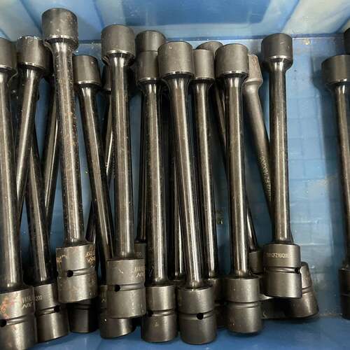 可维修长掘加长套筒，AV416 EX20-Y，有21个，标议价