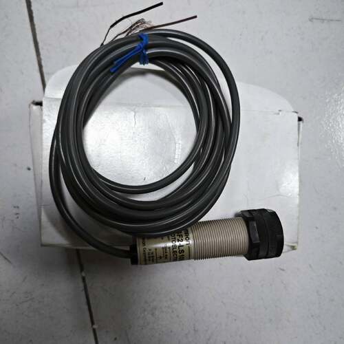 可维修E3F2-10B4，18个货，包装有些差，剩余，议价