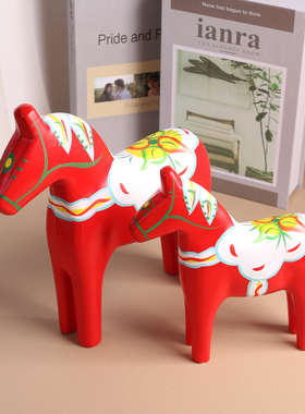 瑞典达拉彩绘木马婚庆摆件
