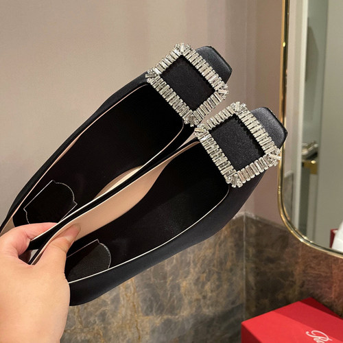 rv单鞋新款舒适风绸缎水钻方扣