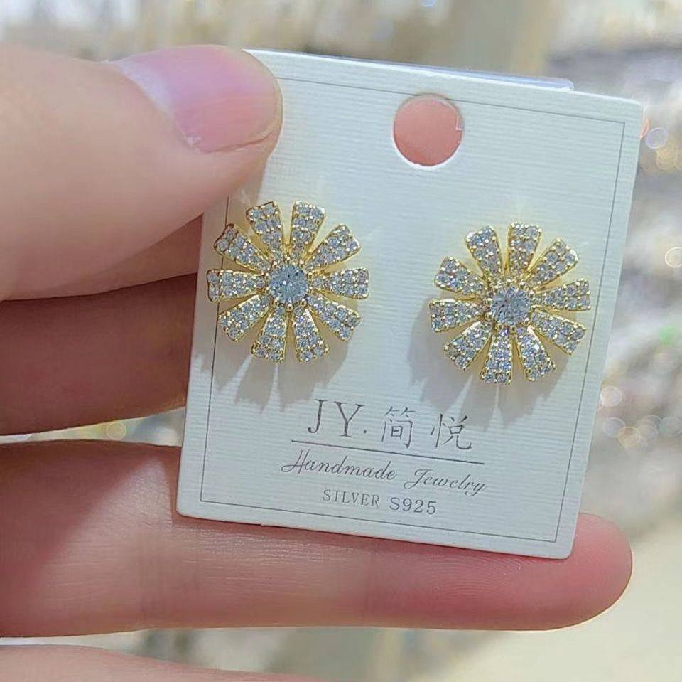 鸟巢耳饰满钻时尚风通体银