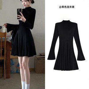 韩国黑色针织连衣裙女秋冬季短款内搭打底伯克利裙子厚黑穿搭冬装