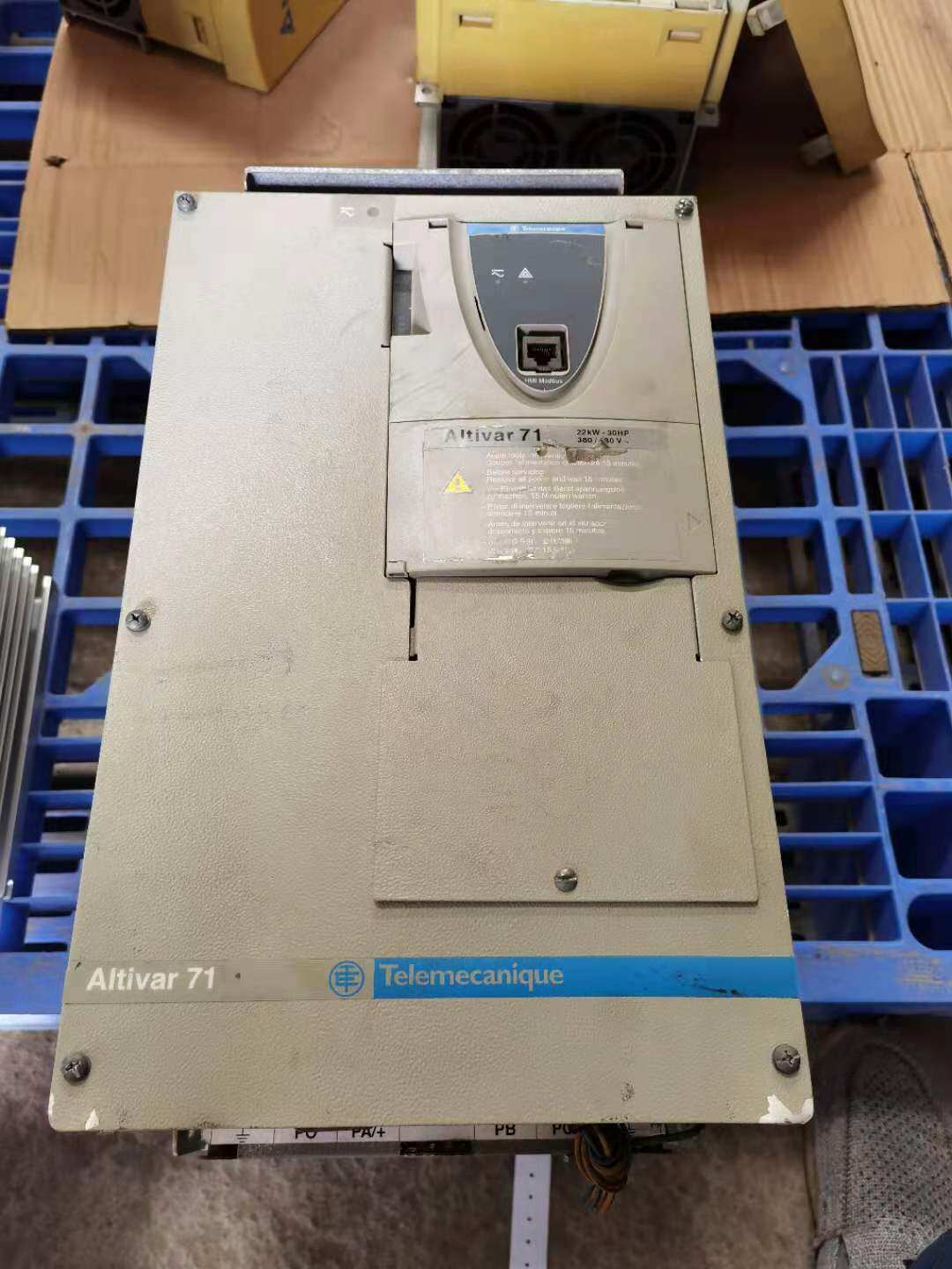 施耐德变频器atv71hd22n4 22kw 现货 实物图 保功能 正常