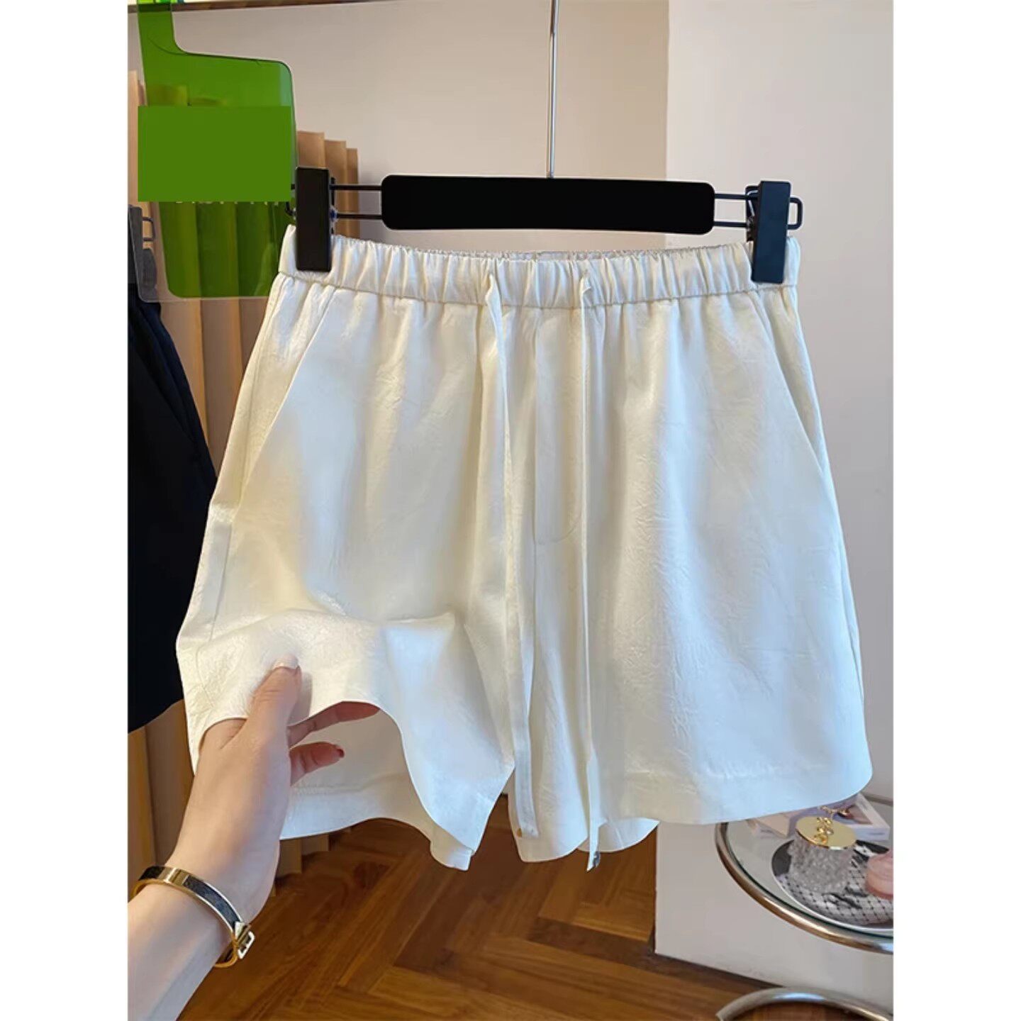 清仓捡漏~白色醋酸休闲短裤女夏季高级感显瘦松紧高腰a字阔腿热裤