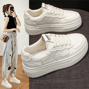 厚底小白鞋女百搭春秋松糕2026夏季新款流行网红爆单休闲运动板鞋