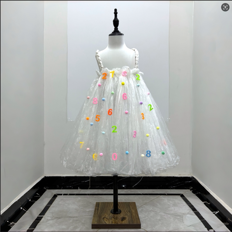 儿童环保时装秀女环保衣服字母数字手工DIY幼儿女童走秀环保服装