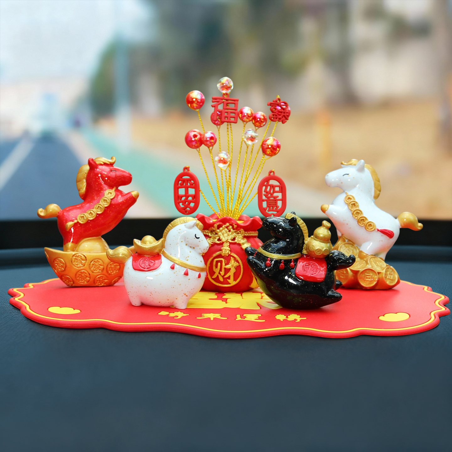 吉祥物小马车载中控台小配件