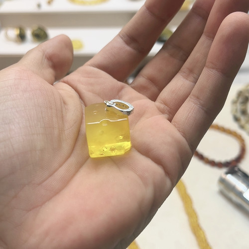蜜蜡方糖吊坠