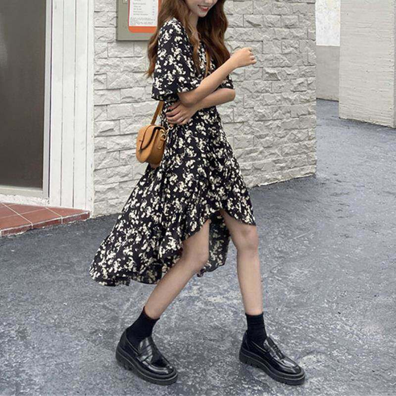 碎花连衣裙女2025新款夏季大码女装设计感小众法式复古气质小黑裙