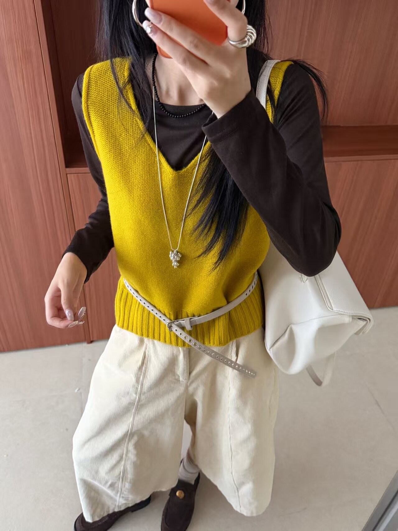 韩系芥末黄V领针织马甲女两件套