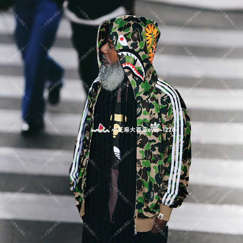 adidas三叶草BAPE联名款男女迷彩风印花运动连帽长袖外套KF4916