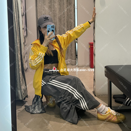 adidas三叶草运动半身裙伞裙