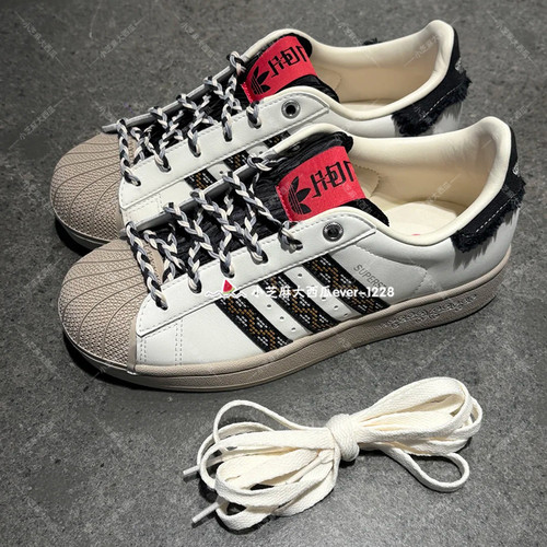 adidas三叶草复古贝壳头运动板鞋