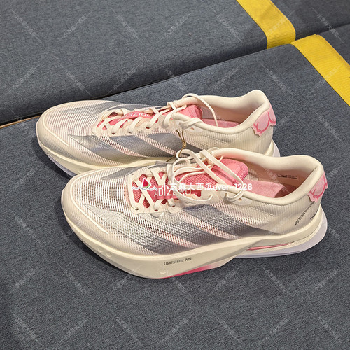 adidas阿迪达斯ADIZERO纤柱跑鞋
