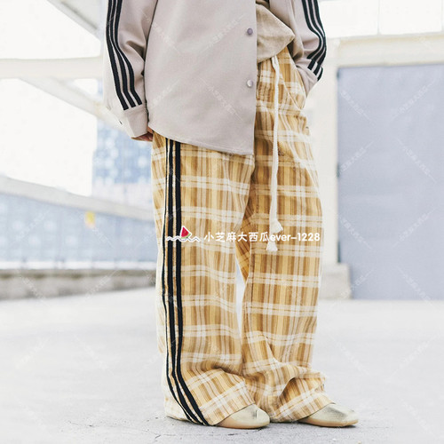 adidas三叶草灯芯绒宽松版型长裤