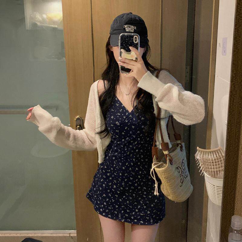 初春法式蓝色碎花吊带连衣裙子女夏季2025年新款气质收腰短裙套装