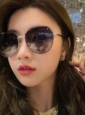 2025新款时尚级感墨镜女士款大脸显瘦开车专用太阳眼镜防紫外线