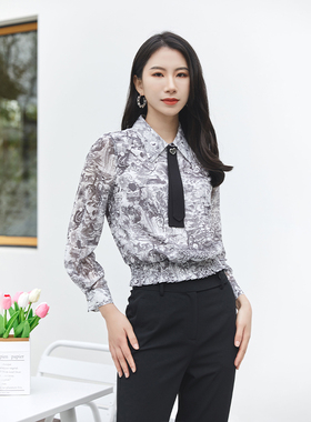 诗梦女装26春夏灰色伊甸园印花翻领领带长袖衬衫下摆收腰通勤上衣