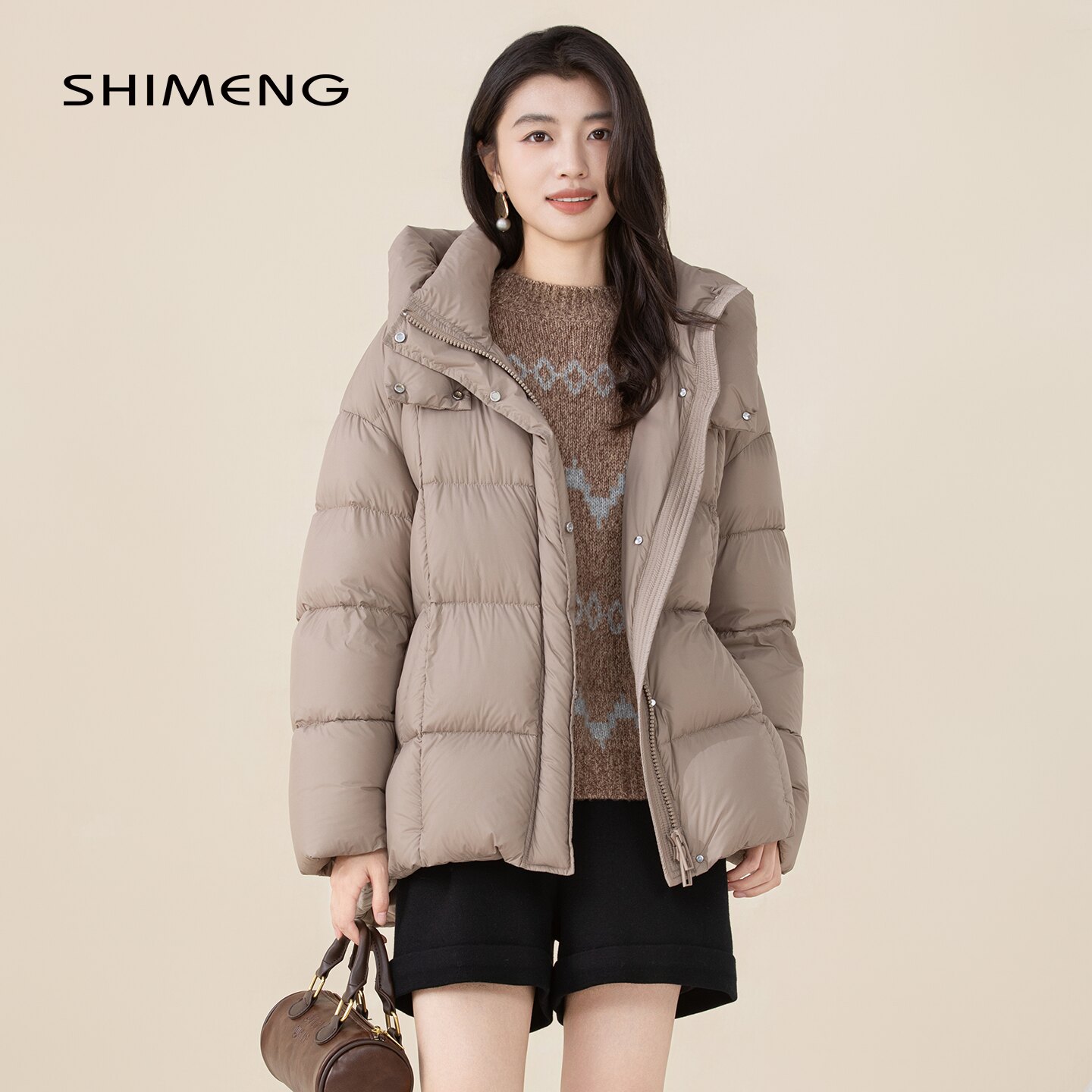 SHIMENG诗梦女装冬季沙褐色中长款连帽面包服保暖休闲泡芙羽绒服