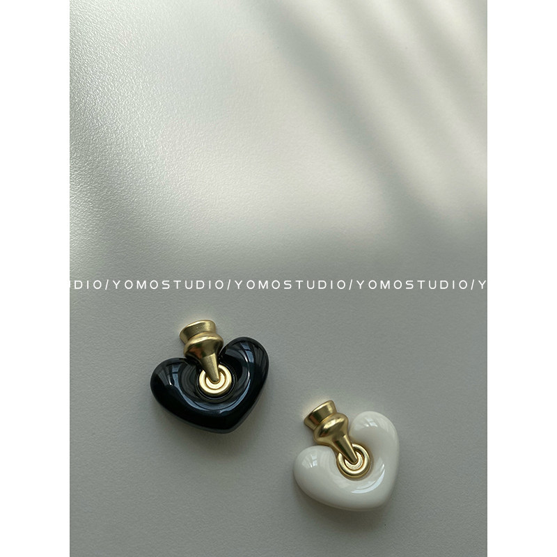 yomostudio 黑桃心白色扣子爱心纽扣小香名媛风扣西装外套装饰扣