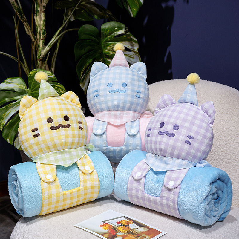 可爱抱枕被子两用办公室午睡小枕头毯子儿童珊瑚绒午休靠枕汽车载