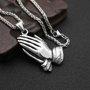 时尚欧美复古个性铸造祈祷之手吊坠朋克嘻哈摇滚男士钛钢项链挂坠