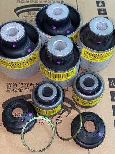 适用于宝马5系F10 F18 520 523 525 528 530上下摆臂胶套防尘套