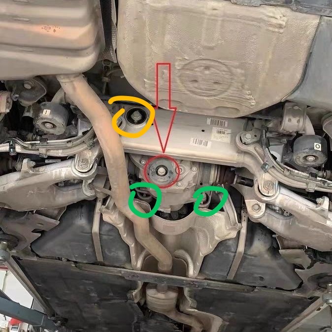 适用宝马5系6系7系F18F12F01F02差速器胶套悬架胶套限位铁块