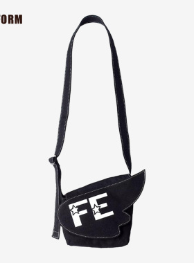 2026春夏新版款小众设计字母帆布包女斜挎包翅膀造型百搭单肩包潮