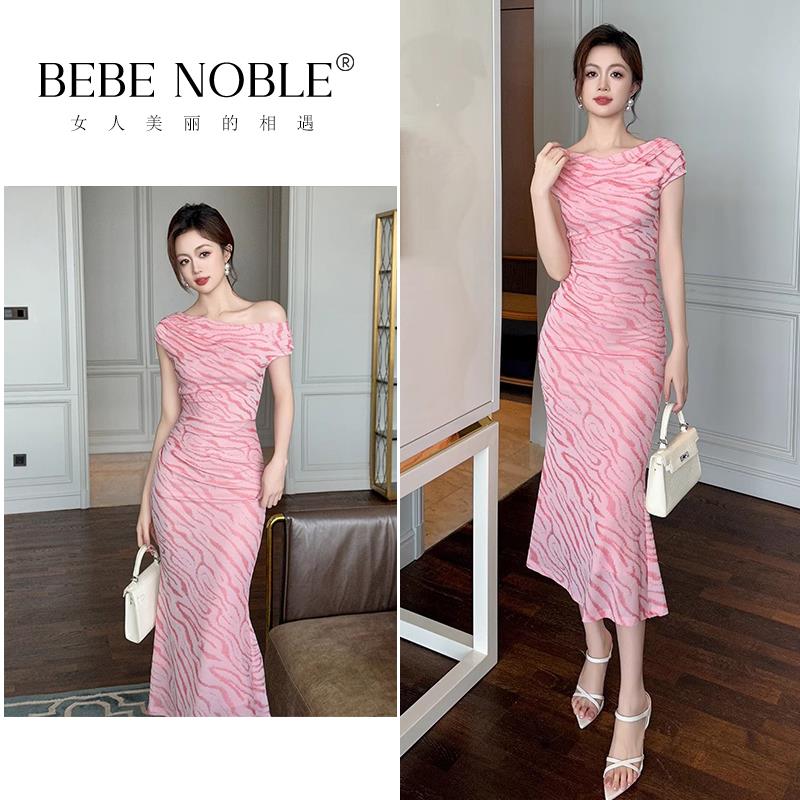 BEBE NOBLE高端气质连衣裙女2025夏季修身显瘦一字肩鱼尾礼服长裙