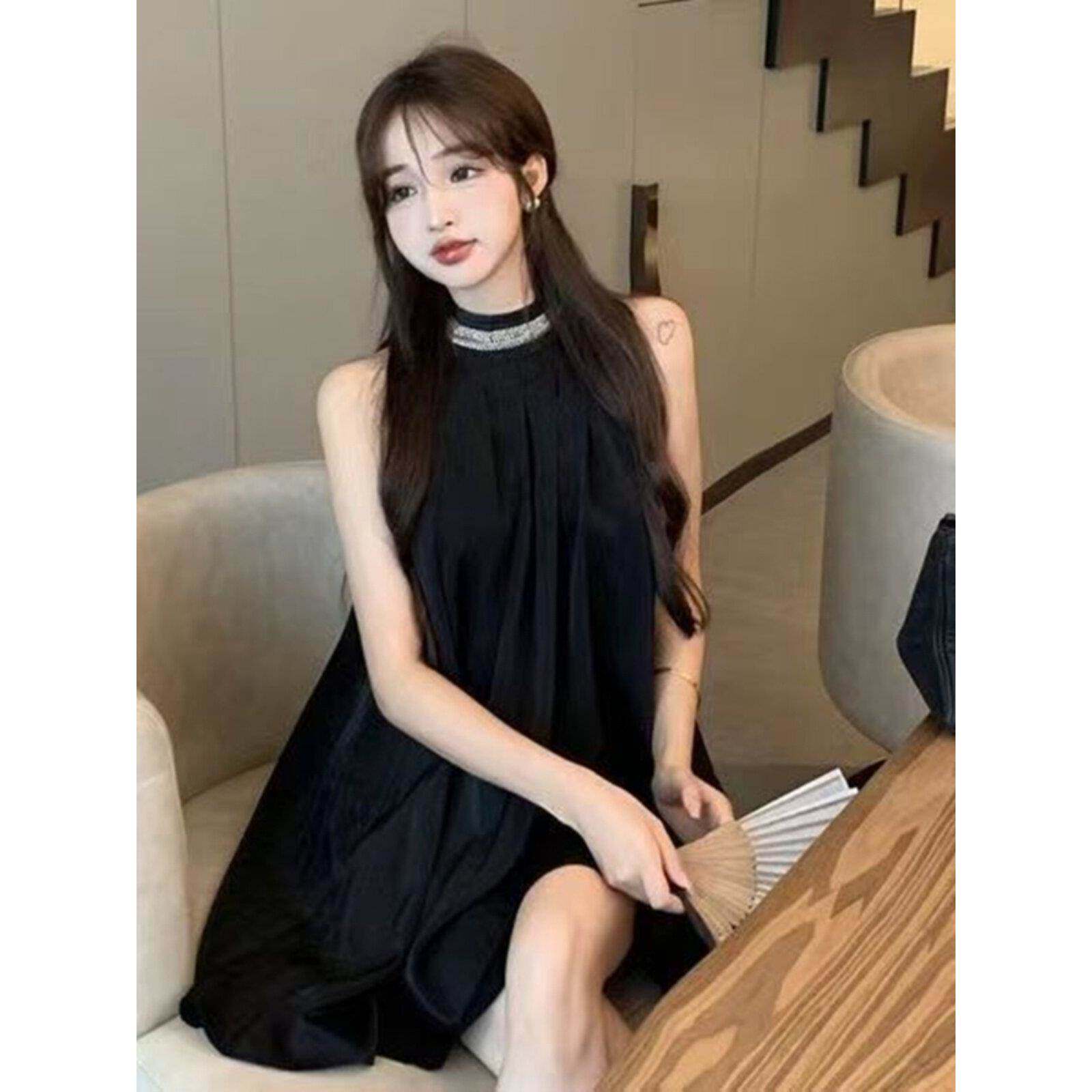 专柜无袖连衣裙女2026夏季新款高级感宽松显瘦气质挂脖a字短裙子