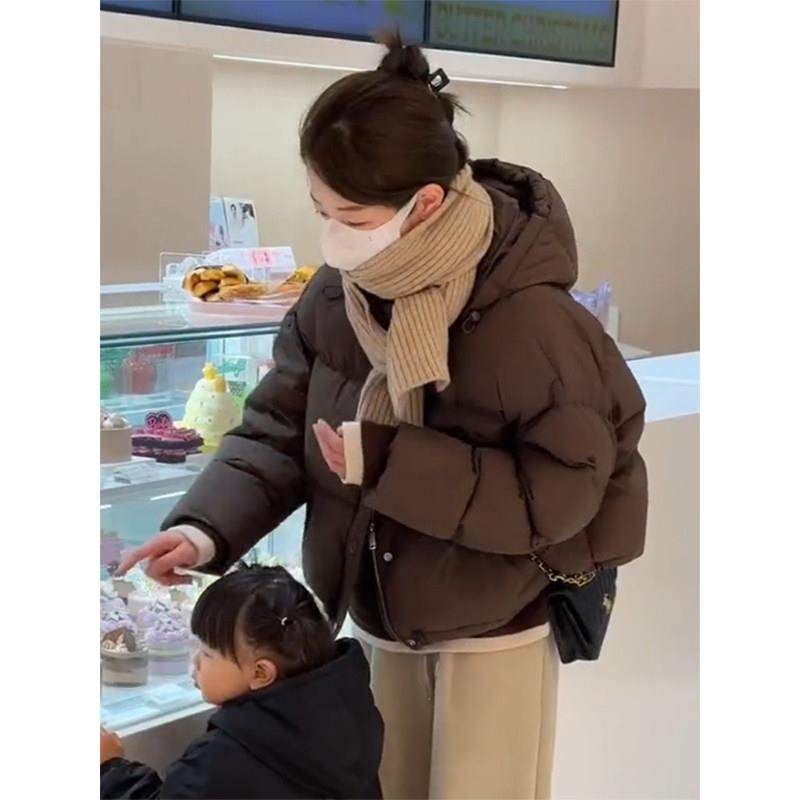 欧洲站美拉德咖色短款连帽羽绒棉服女冬季2025新款加厚面包服外套,女装/女士精品,棉衣/棉服,淘宝优惠券,粉丝福利购,淘宝优惠卷