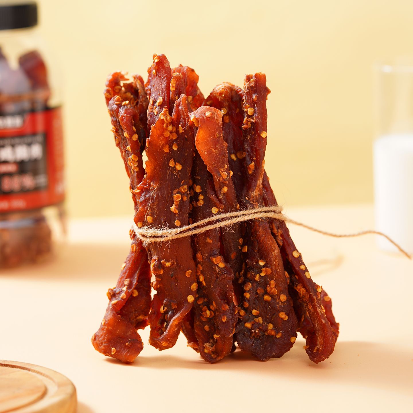 鸡肉干手撕风干鸡胸肉条罐装零食耐嚼解馋即食五香麻辣味健身低脂