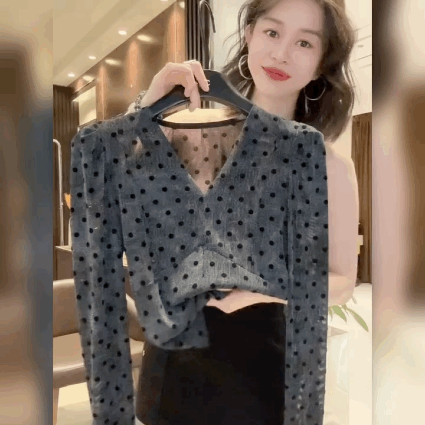 时尚百搭V领灰色波点长袖打底衫