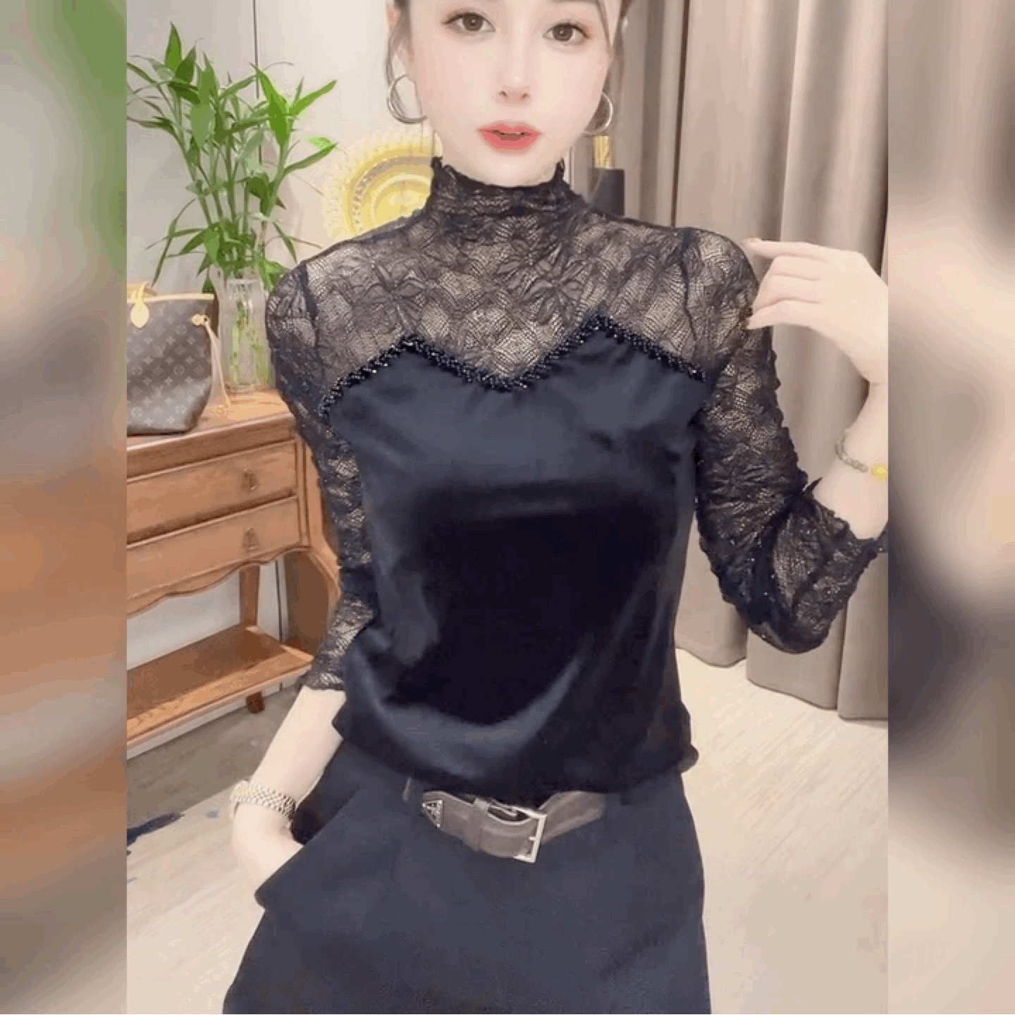高领蕾丝拼接丝绒打底衫修身T恤
