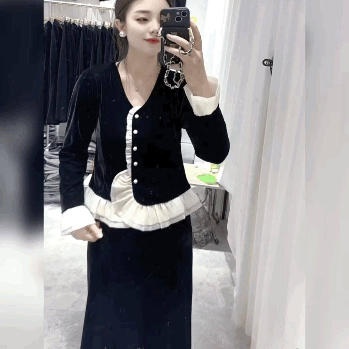 法式黑色喇叭袖上衣轻奢小香风打底衫丝绒拼雪纺荷叶边T恤衬衫女