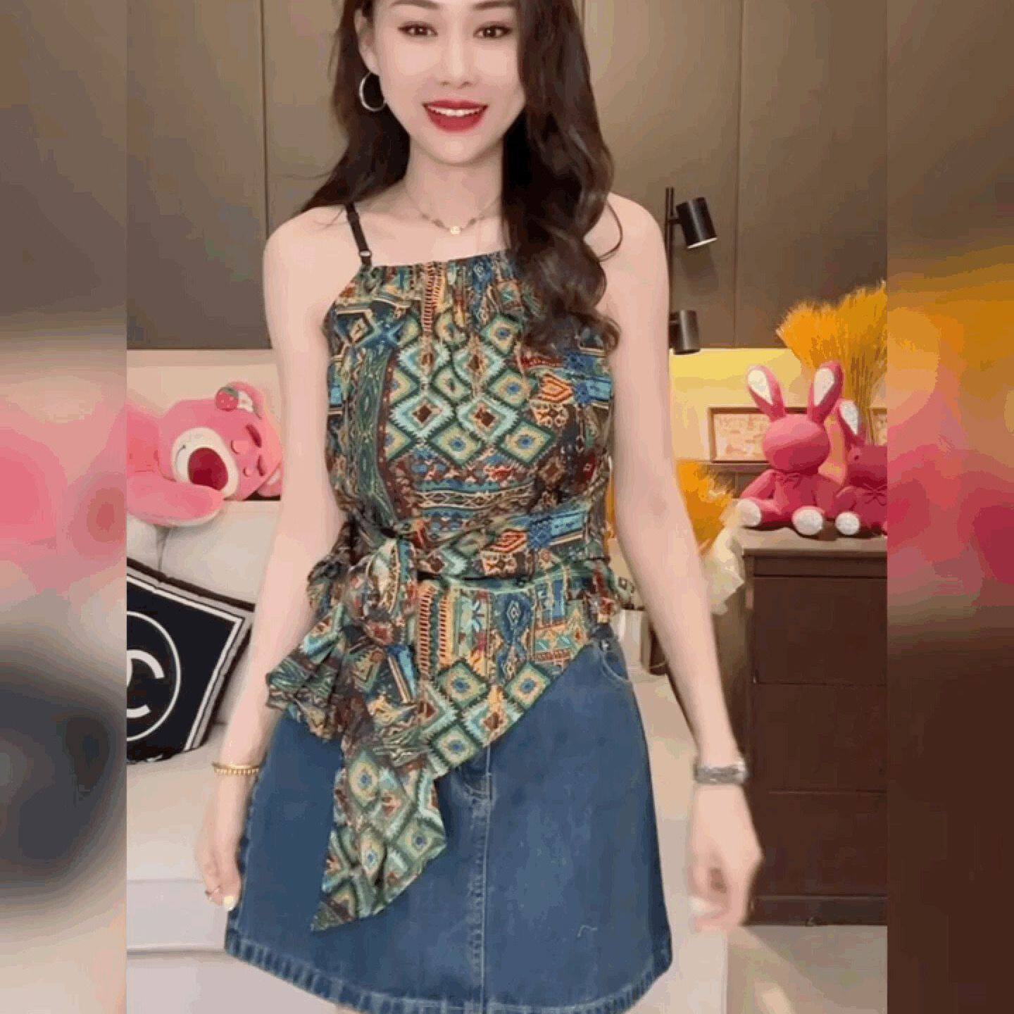 雪纺碎花时尚一片式吊带背心女法式西服内搭复古吊带肚兜外穿上衣