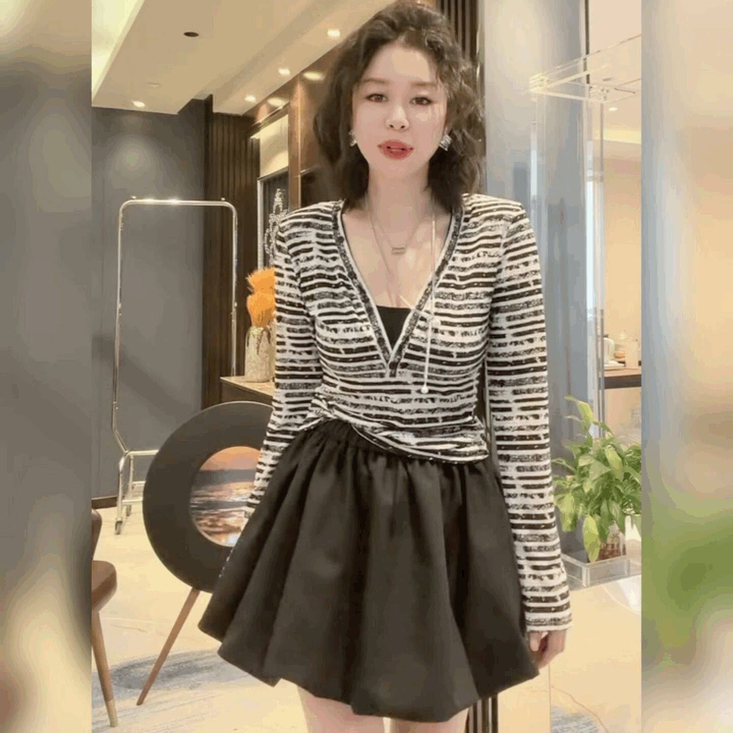 设计感法式深V领条纹上衣女设计感小众时尚T恤气质修身显瘦打底衫