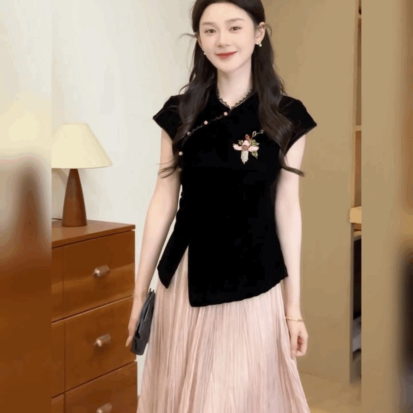 国风复古丝绒短袖T恤衬衫女立领盘扣刺绣轻奢黑色旗袍上衣打底衫