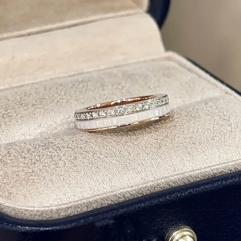 18K镀金白陶瓷镶钻戒指女罗缎纹多层莫桑钻750轻奢白金情侣对戒男