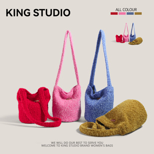 学院风毛呢大容量包包女秋冬2025新款潮时尚韩国水桶包斜挎毛绒包