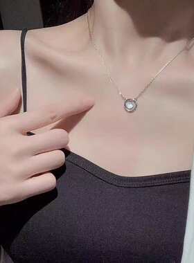 莫比乌斯环项链轻奢感小众设计吊坠锁骨链时尚百搭简约通勤少女风
