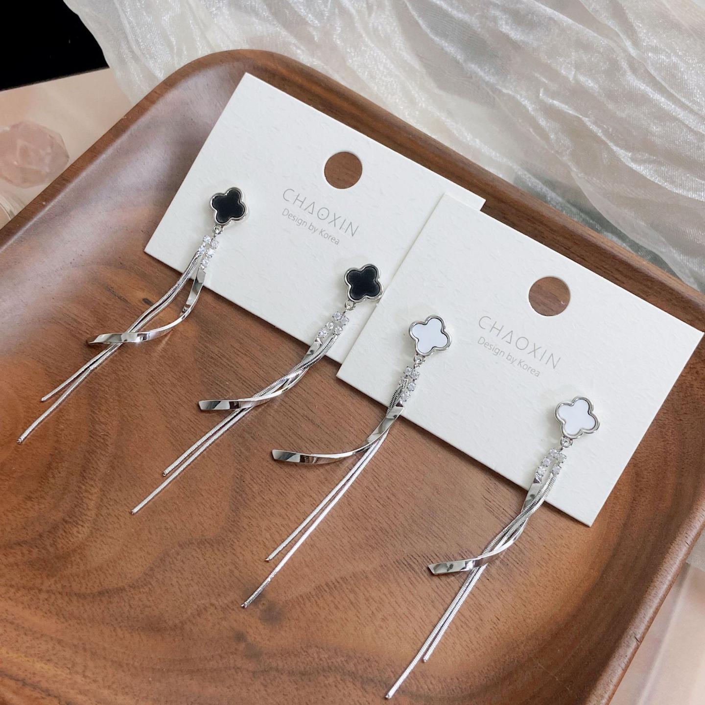 超新精致四叶花镶钻长款流苏耳环