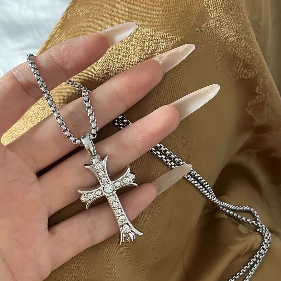 新款十字架项链女小众百搭设计个性钛钢嘻哈不掉色卫衣网红毛衣链