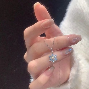 冬日雪花项链女气质璀璨锆石锁骨链冷淡风圣诞送女友闺蜜节日礼物
