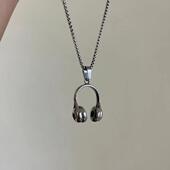 复古耳机造型吊坠ins项链2024新款 嘻哈潮牌百搭高级感钛钢不掉色