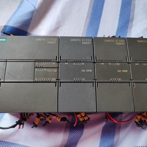 议价CPU ST20 EM DR08 S7-200 SMART PLC工业控制模块维修