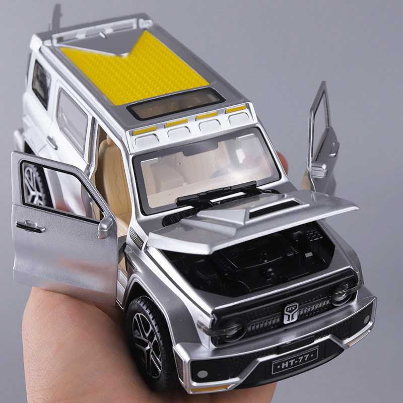 惯性耐摔越野车大号声光玩具车儿童音乐坦克300车模四开门