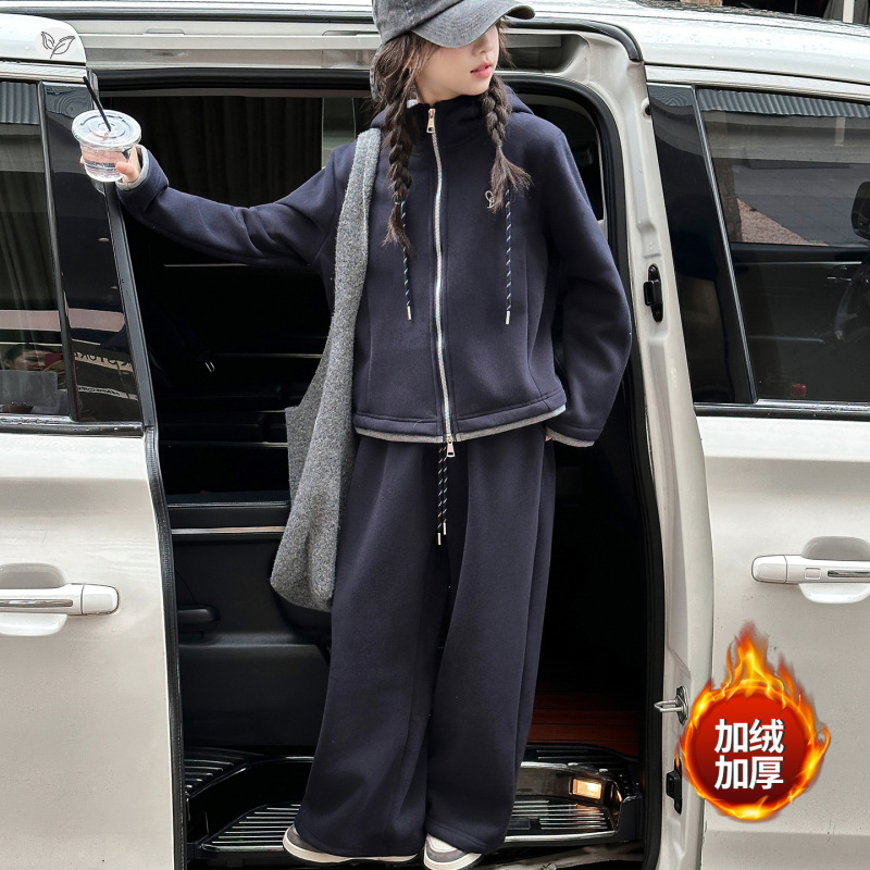 女童加绒运动套装2025年秋冬新款中大童刺绣拼色上衣阔腿裤两件套